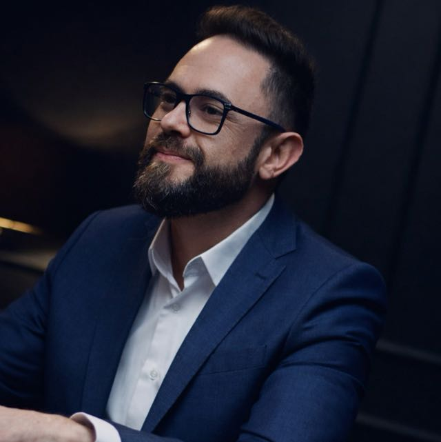 Retrato de Maurício Lucindo, mentor de Inside Sales e criador da Imersão Método MIS para o mercado de consórcios